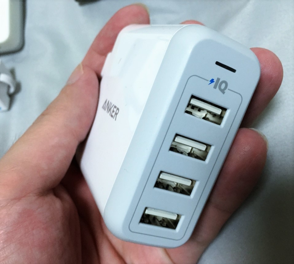 出張時には持ってけ～Anker PowerPort 4とBluetoothスピーカー