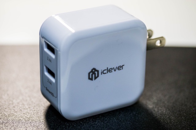 【レビュー】たった2,000円のiClever 2ポート USB充電器がとんでもないシロモノだった！