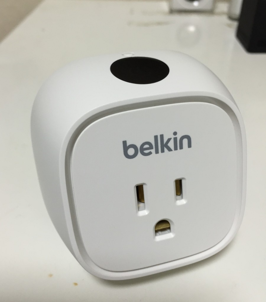 【レビュー】Belkin WeMoで家電をスマホで電源オンオフ!家の外からでも操作できるぞ!
