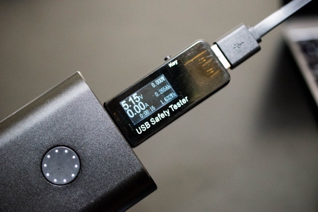 【レビュー】QC3.0対応 USBチェッカーはケーブルの性能計測に必須なアイテムだ！