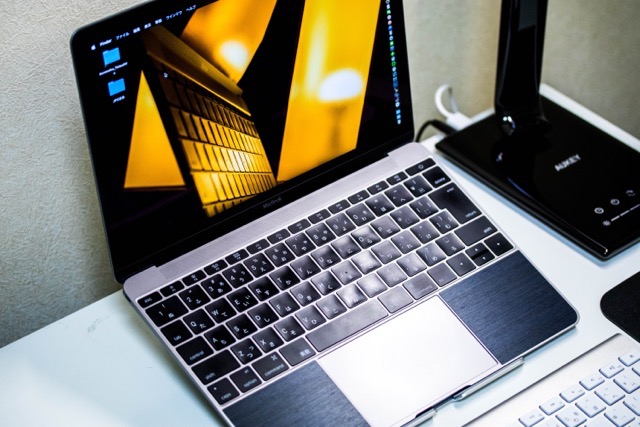 【レビュー】低いLENTION PCスタンドは、MacBook 12インチに最適だった！