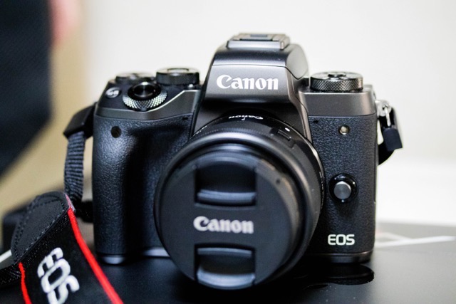 【レビュー】Canon EOS M5は、軽くてスバラシイ使用感！